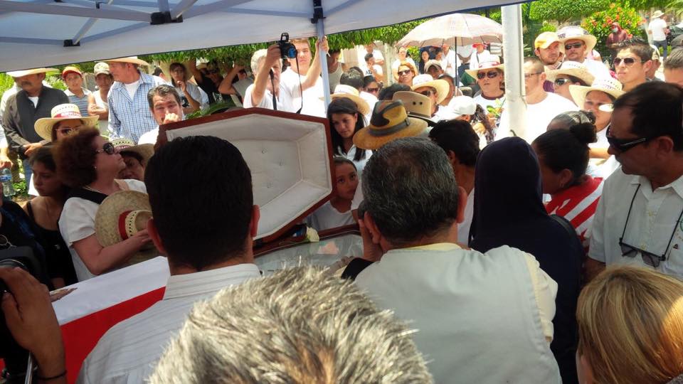 Homenaje póstumo a Enrique Hernández en Yurécuaro. Foto @Moremoremor3