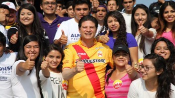 Alfonso-Martinez-playera-Monarcas-Morelia