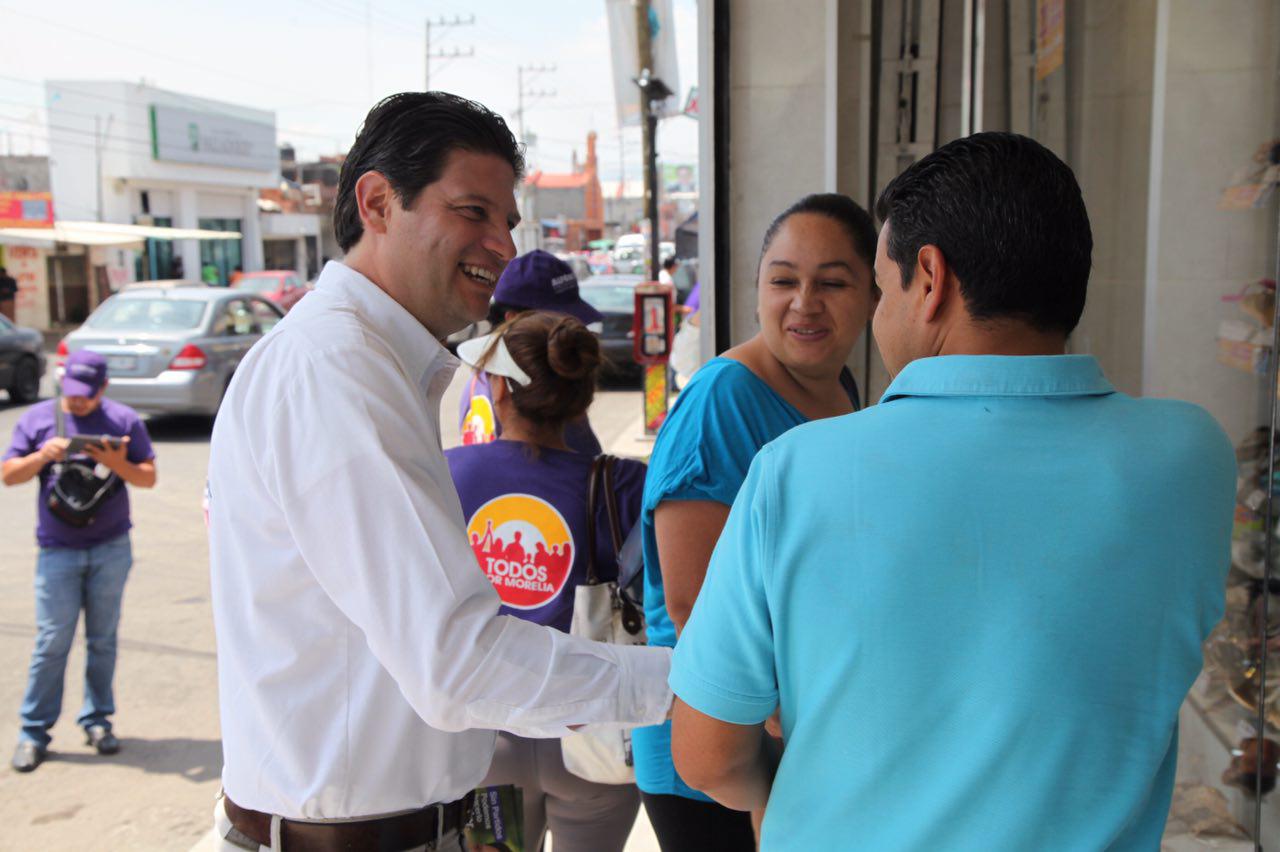 Alfonso Martínez recorre Torreón Nuevo 1