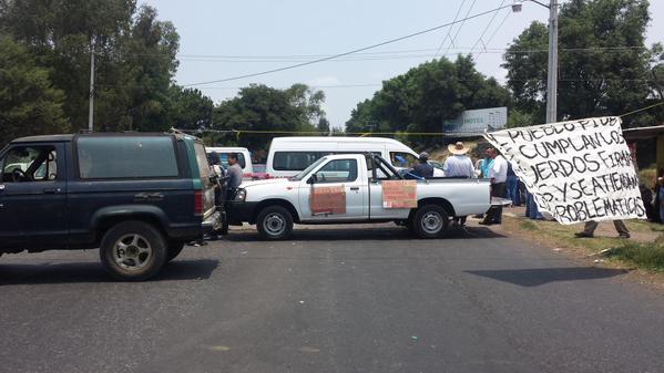 bloqueo carretero en los reyes jacona