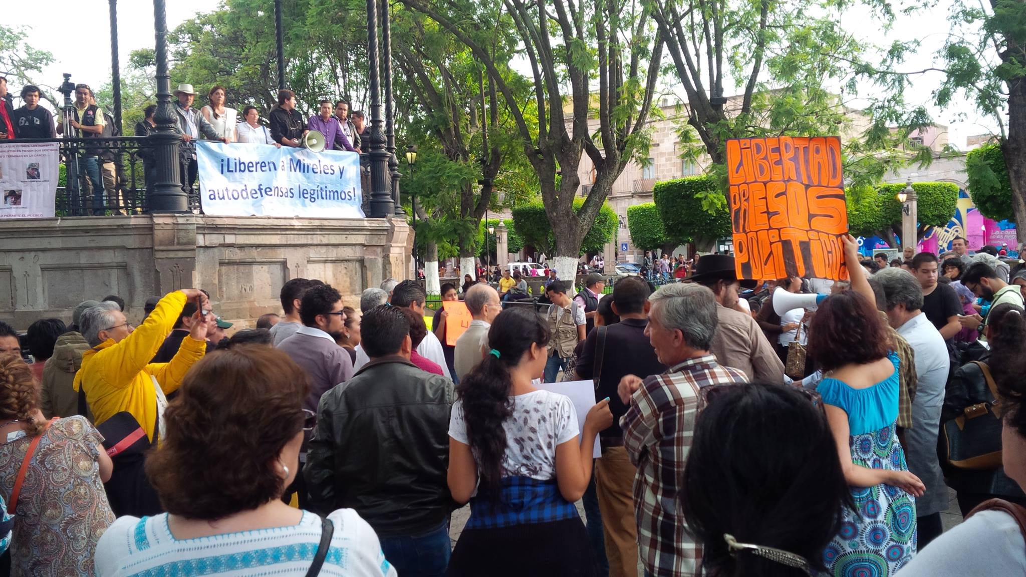 mireles manifestacion 27 jun 6