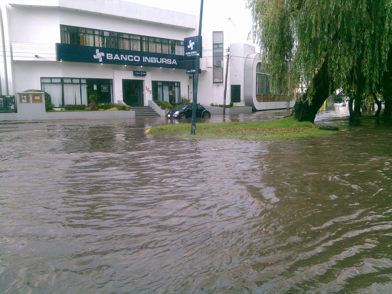 lluvia boulevard García de León Morelia