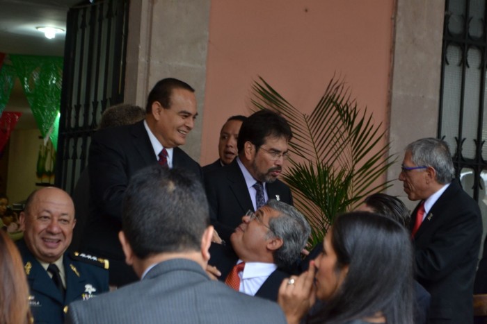 funcionarios desayunando