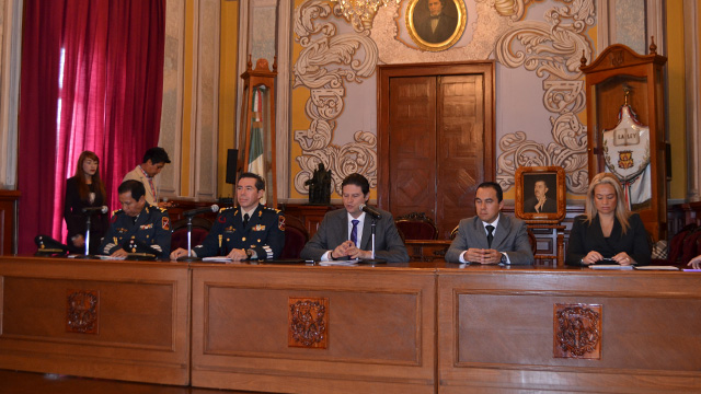 rueda-de-prensa-Alfonso-Martinez-militares-Ayuntamiento-Morelia