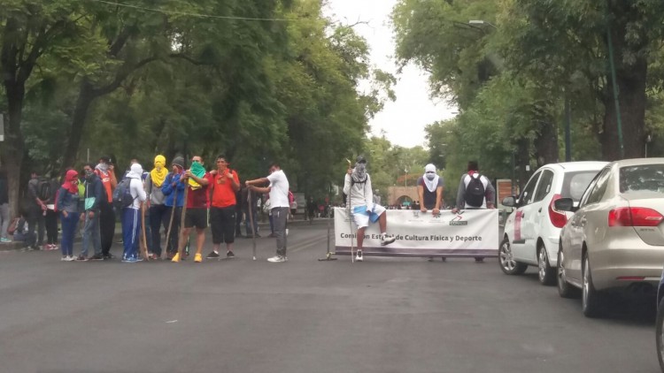 Marcha normalistas autobuses Morelia