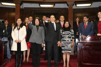 diputado toma protesta congreso