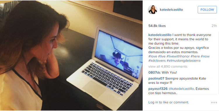 Kate Del Castillo Publicó Foto Viendo Un Video Del Corrido De El Chapo 1