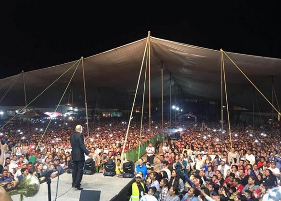 La presentación de Lupillo en Petlancingo/ Foto Vía Excélsior