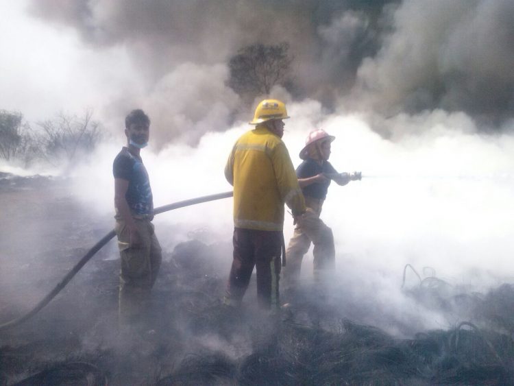 APATZINGÁN Arde relleno sanitario de Apatzingán (1)