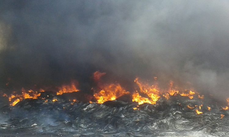 APATZINGÁN Arde relleno sanitario de Apatzingán (2)