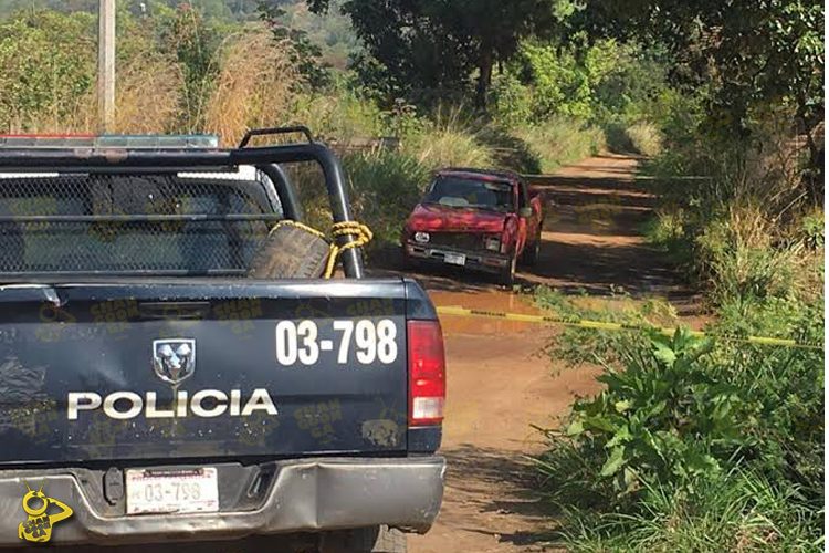 Cadáver dentro de camioneta en ziracuaretiro