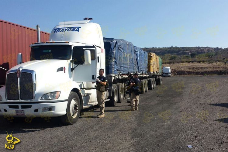 MORELIA-Recupera-PGJE-camión-de-carga-con-mercancia-valuada-en-un-millon-de-pesos_-había-sido-robado-con--violencia-(1)