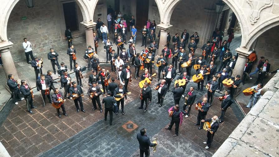 mariachis manifestacion 4