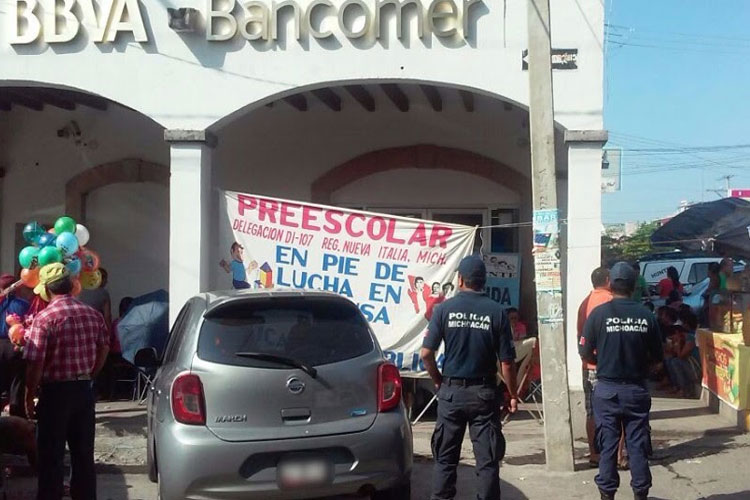 CNTE-toma-Bancomer-policia