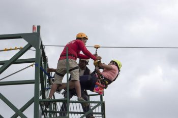 En-Funcionamiento-Tirolesa-Janitzio-Tecuena,-La-De-Mayor-Longitud-Del-Estado-3