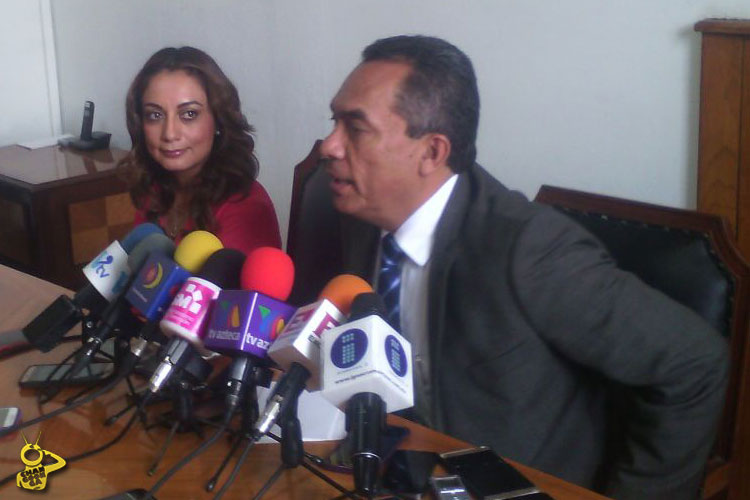 Julieta-Lopez-y-Adrian-Lopez-Solis-rueda-de-prensa-2