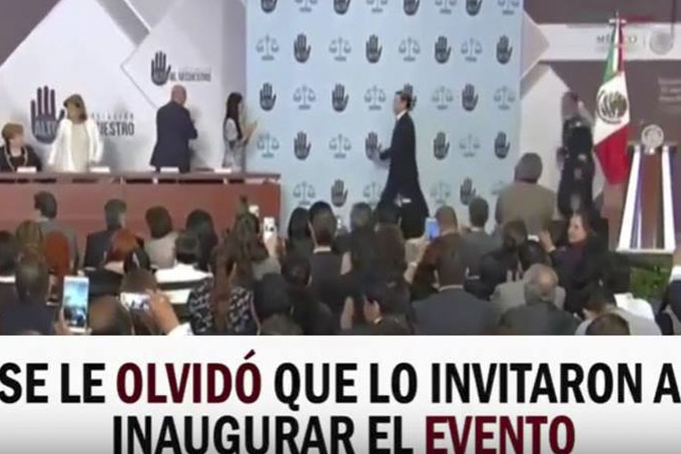 Peña-Nieto-olvida-inaugurar-evento