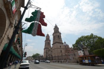 Morelia-se-viste-de-colores-para-este-mes-patrio-1