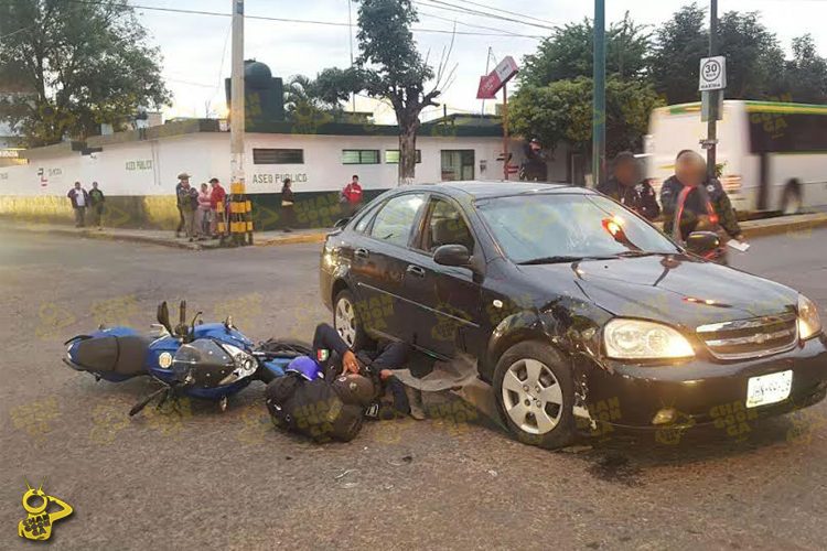 Poli-Choca-Su-Moto-Contra-Auto-En-Zamora-1