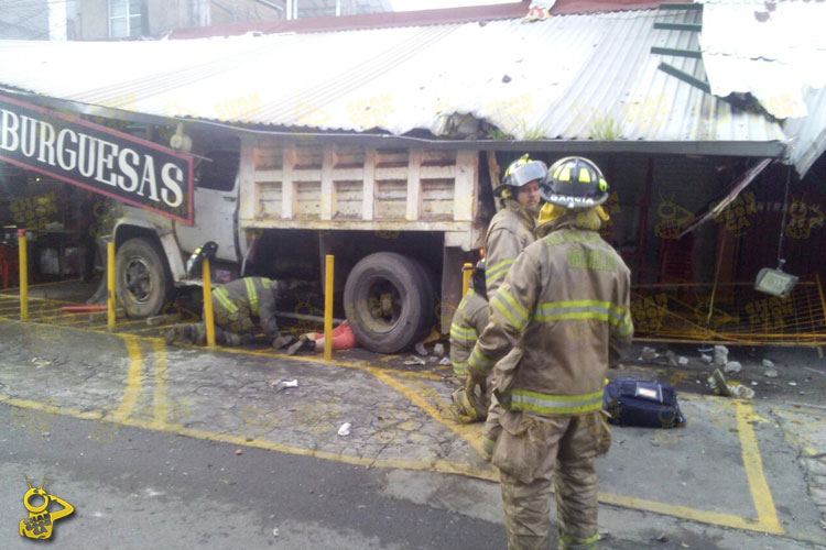 mujer-arrastrada-por-camion-Morelia--2