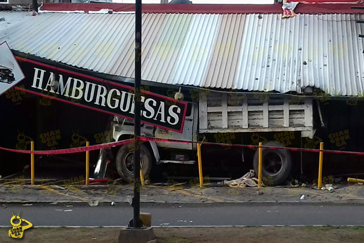 mujer-arrastrada-por-camion-Morelia