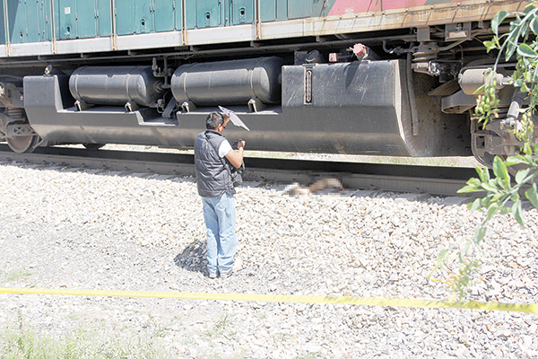 asesinó a su hija hace 11 años y se arroja al tren