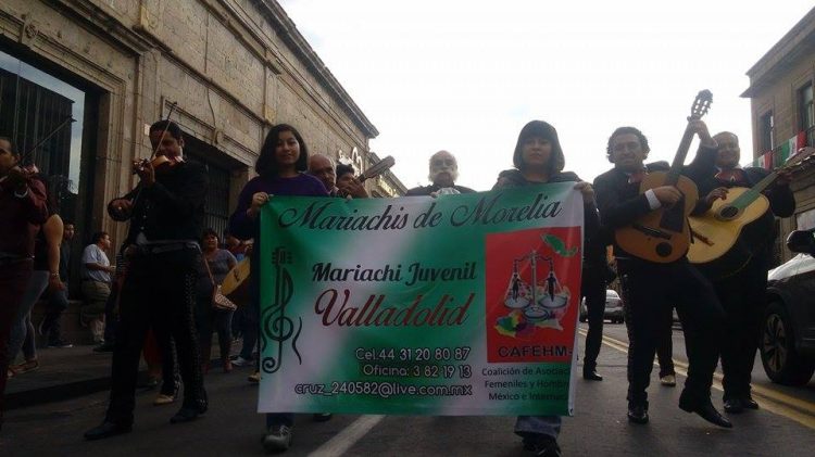 mariachis-marcha-2