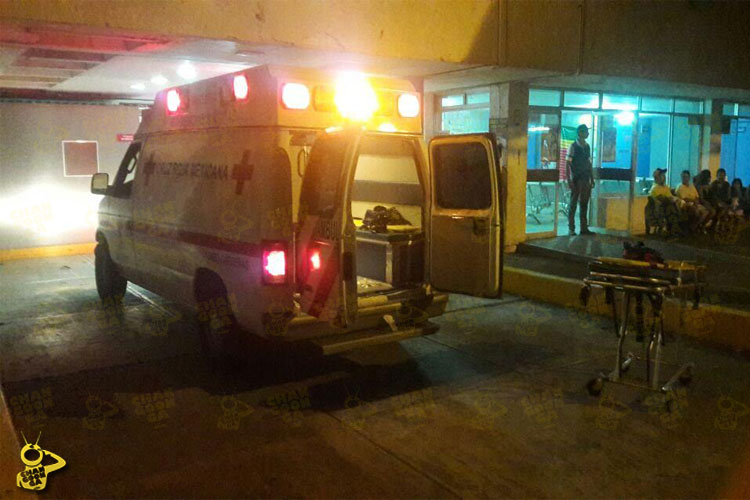 ambulancia-noche-hospital