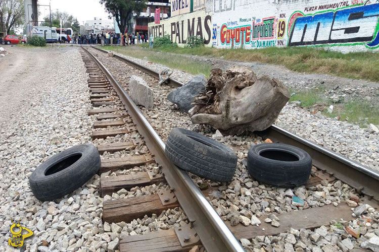 bloqueo-vias-del-tren-morelia