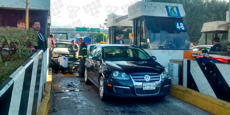 Camioneta-Se-Queda-Sin-Frenos-En-La-Caseta-De-San-Ángel-1