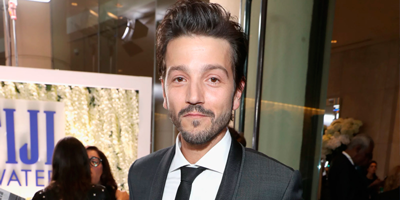 Diego-Luna-Golden-Globes