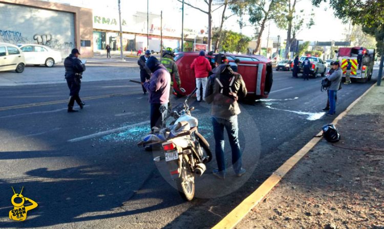 Morelia Vuelca Camioneta En La Madero Changoonga Noticias De