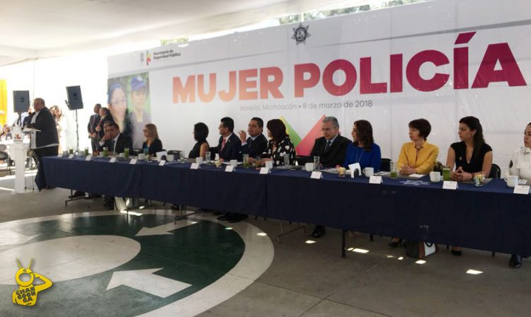 Mujer Policia evento