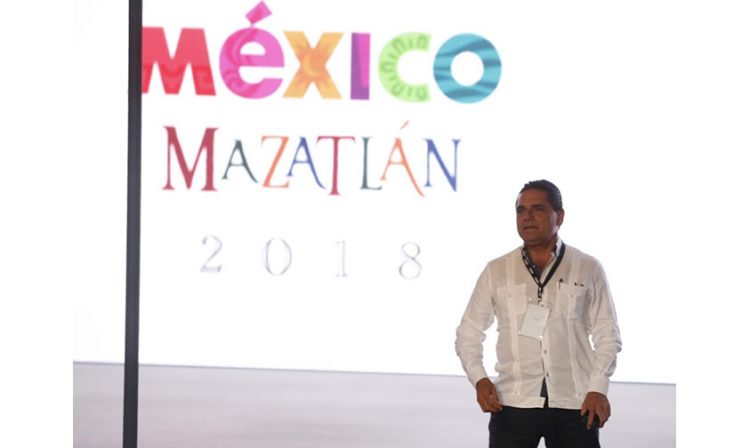 Silvano Aureoles Tianguis Turístico México