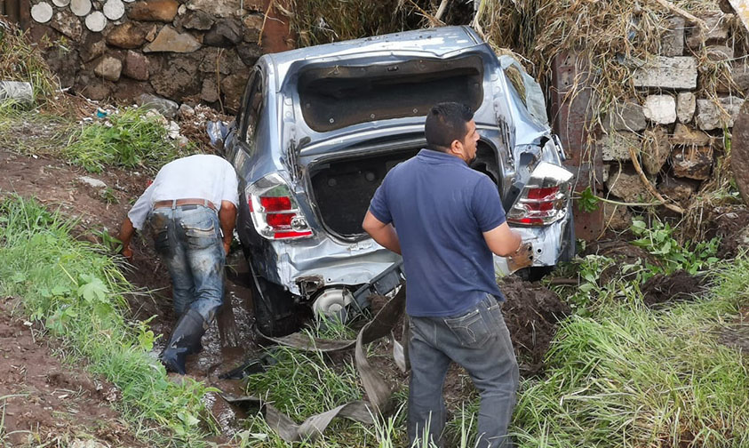 Sentra Tromba recuperado Quinceo