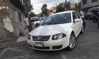 Jetta Blanco robo Morelia Policías