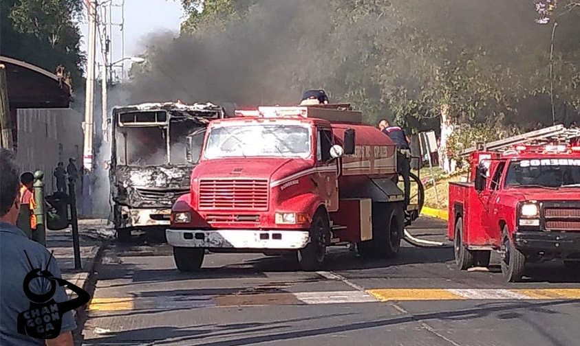 camión-pasajeros-incendio-Zamora-Michoacán