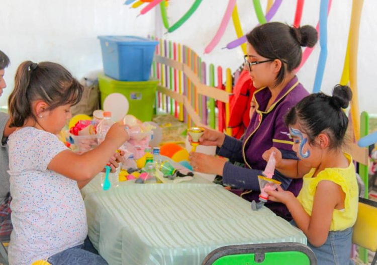 Morelianas Ofrecen Servicio De Niñera GRATIS A Trabajadores De La Salud