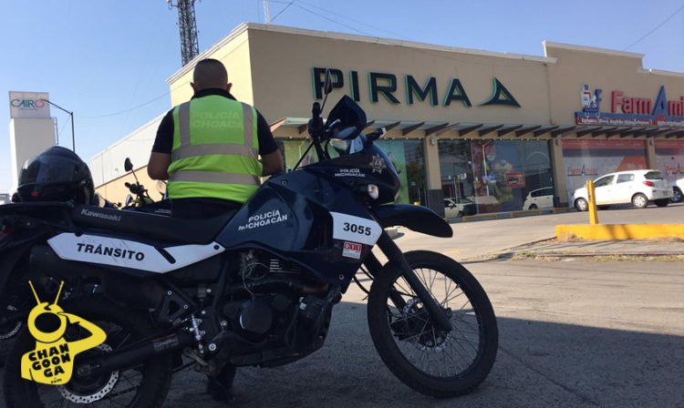 #Morelia Policías Resguardan Tienda Pirma Aún Sin Aficionados De Monarcas