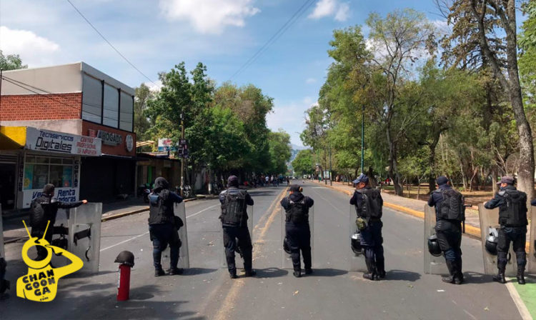 #Morelia Normalistas Y CNTE Cierran Circulación En Ventura Puente