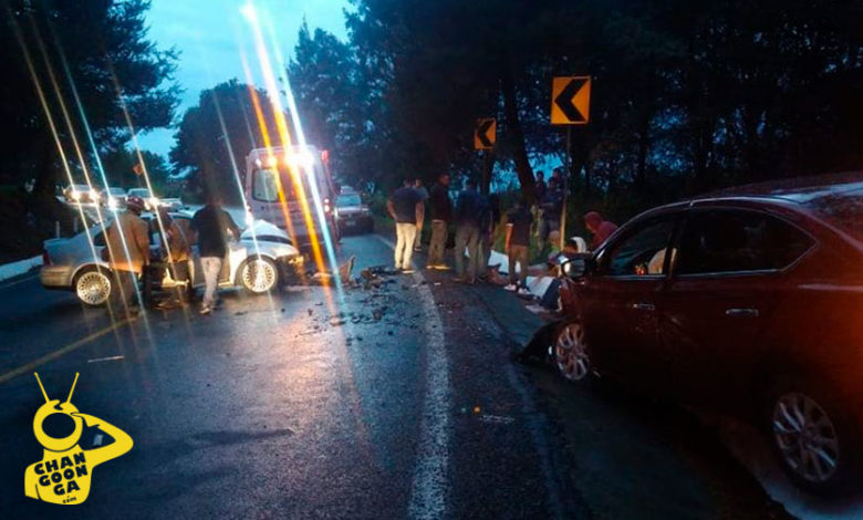 Chocan Sentra Y Jetta Sobre La Pátzcuaro Uruapan Changoonga