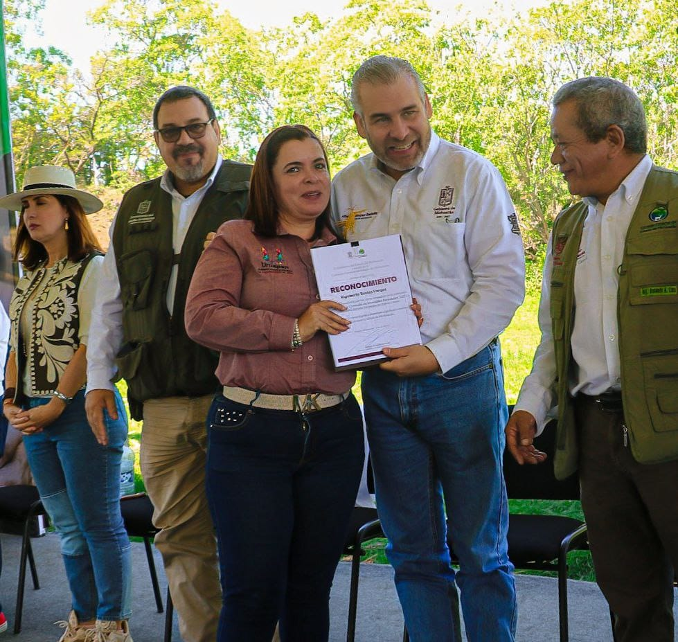 Uruapan Bedolla Da Reconocimientos A Brigadistas Que Ayudaron A