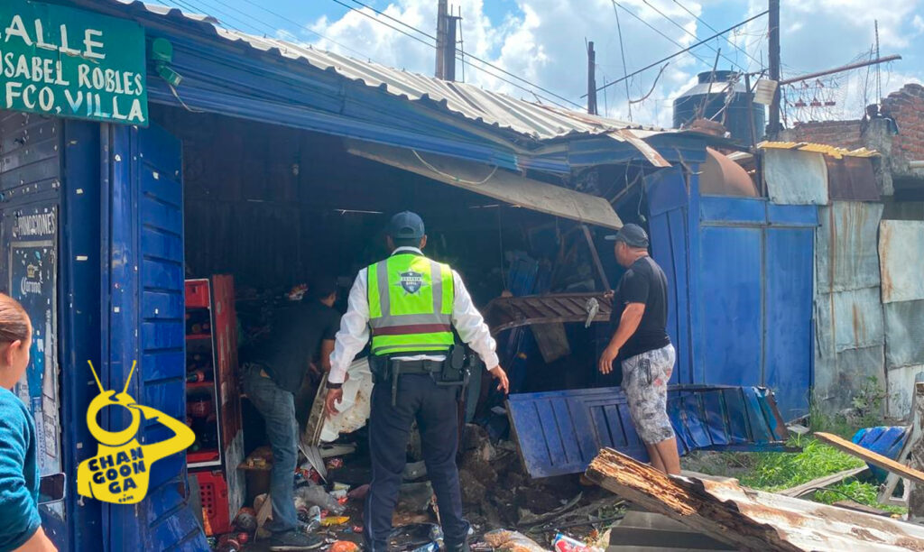 Con Todo Y Auto Entran A Tienda De Abarrotes En La Morelia Salamanca