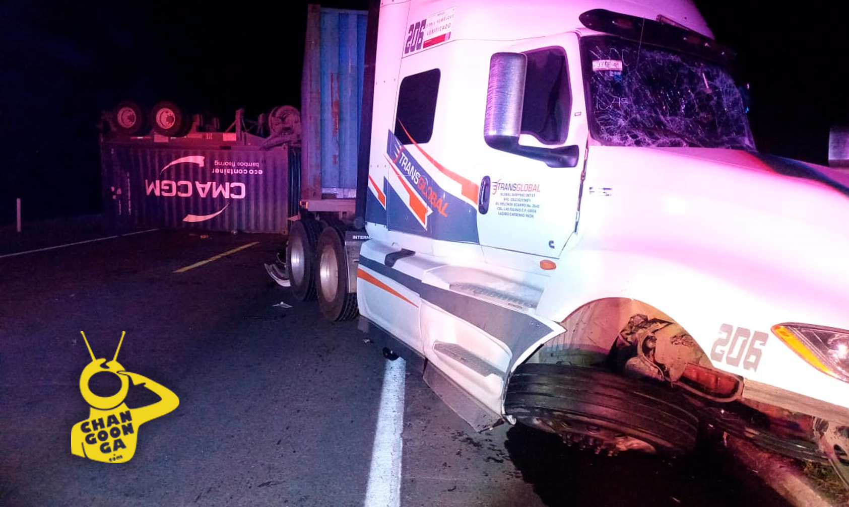 Michoac N Chocan De Frente Dos Tr Ileres En La Autopista Siglo Xxi