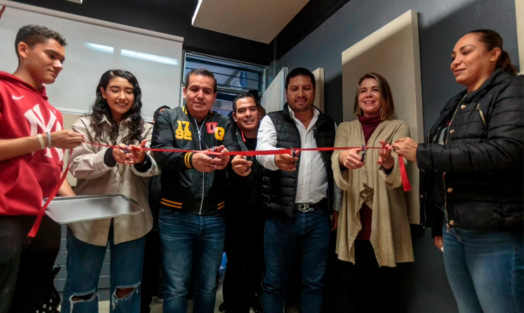 Julión Álvarez Inaugura Aula De Prepa Que Lleva Su Nombre Changoonga