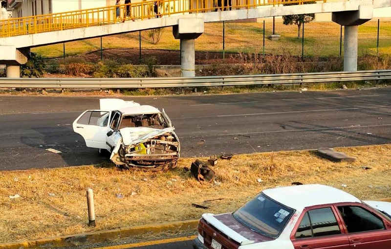 Morelia Mueren 2 Chavos En Terrible Choque Volcadura En Sal Salamanca