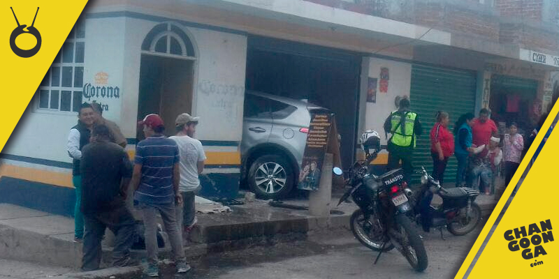 ciudad-hidalgo-camioneta-tienda-choque-