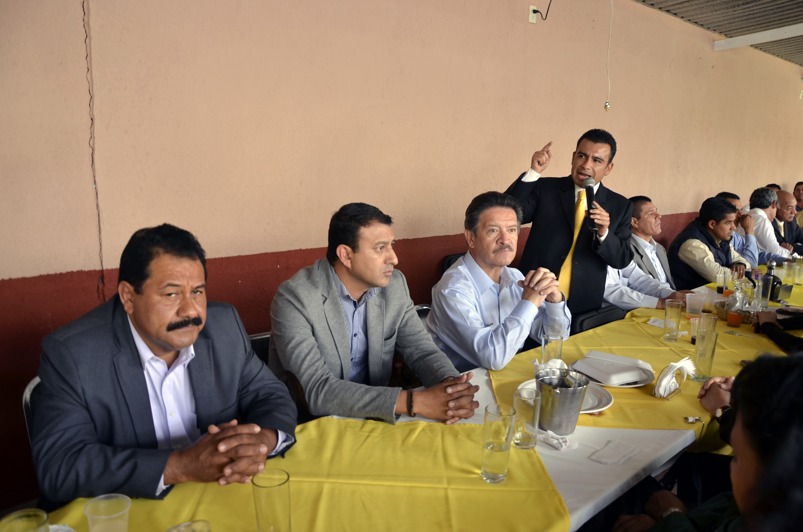 Coinciden Fidel Calderón Torreblanca y Carlos Navarrete en cerrar filas para fortalecer al PRD