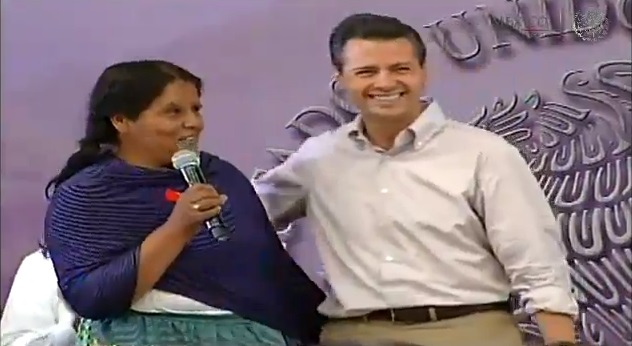 Peña Nieto rompe corazones en Chilchota Michoacán (2)