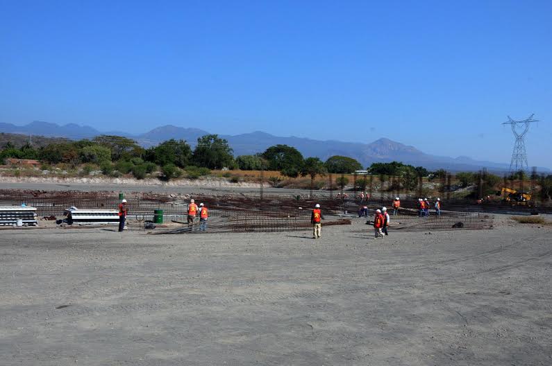 construcción hospital de Apatzingán